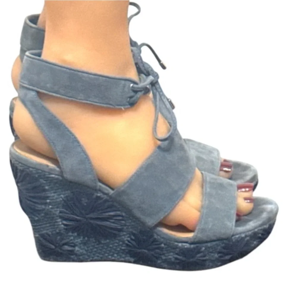 Authentic Lord & Taylor designer denim blue suede espadrille wedges sandals sz 6